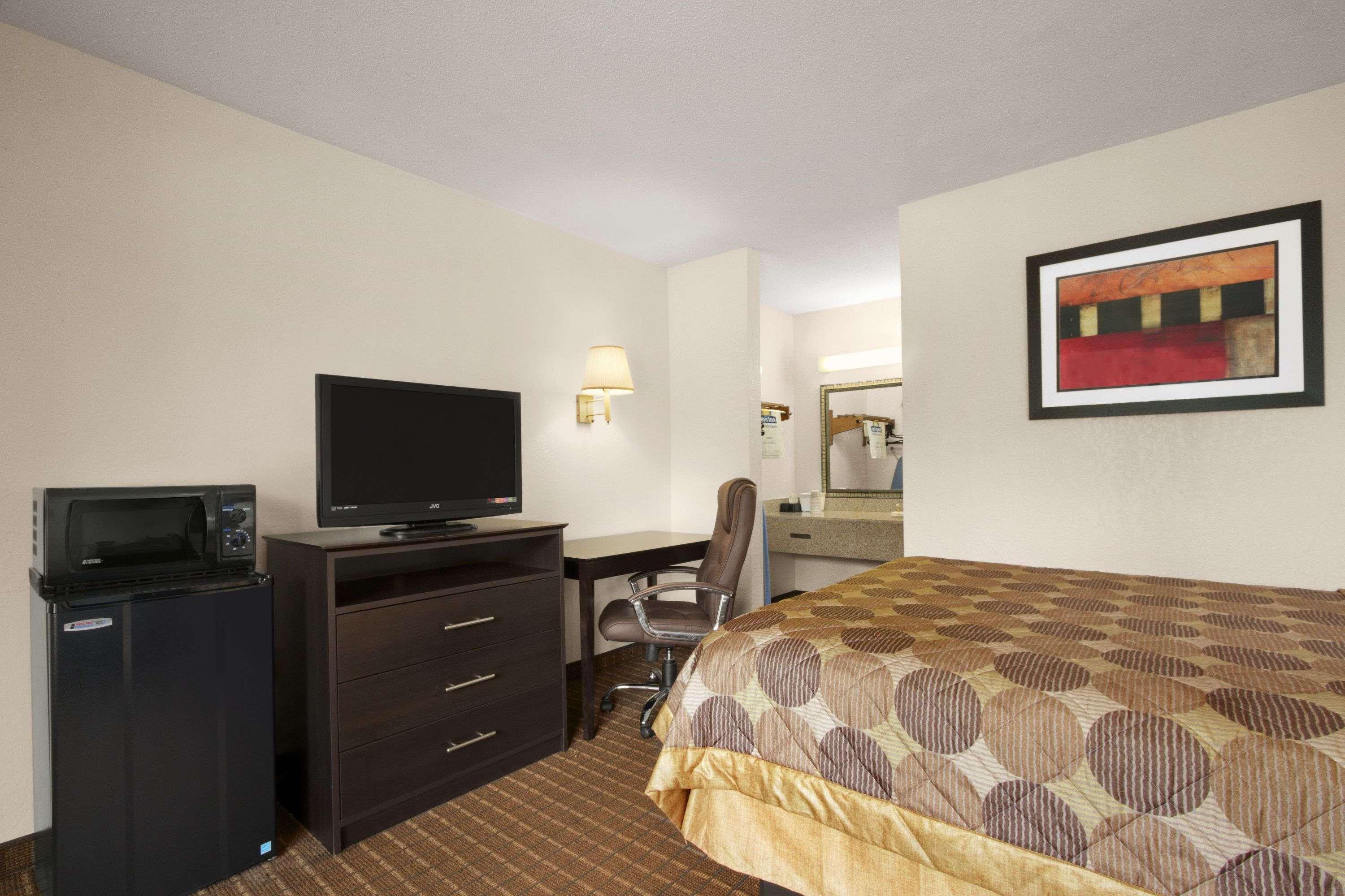Days Inn By Wyndham Port Royal/Near Parris Island Exterior photo