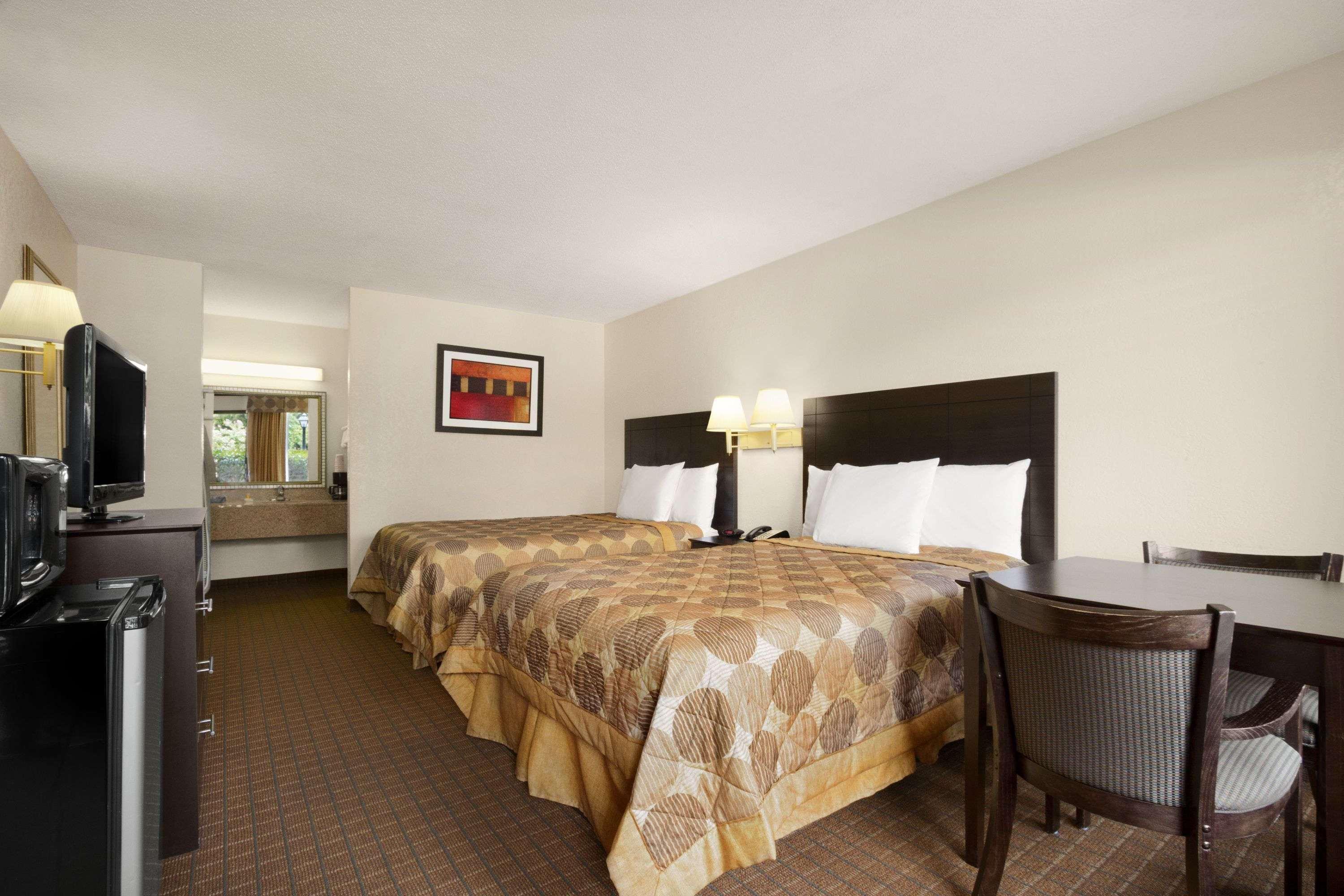 Days Inn By Wyndham Port Royal/Near Parris Island Exterior photo
