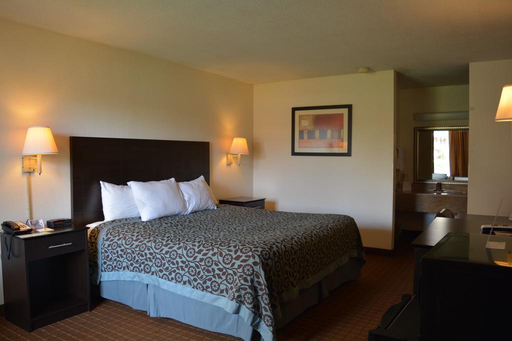 Days Inn By Wyndham Port Royal/Near Parris Island Exterior photo