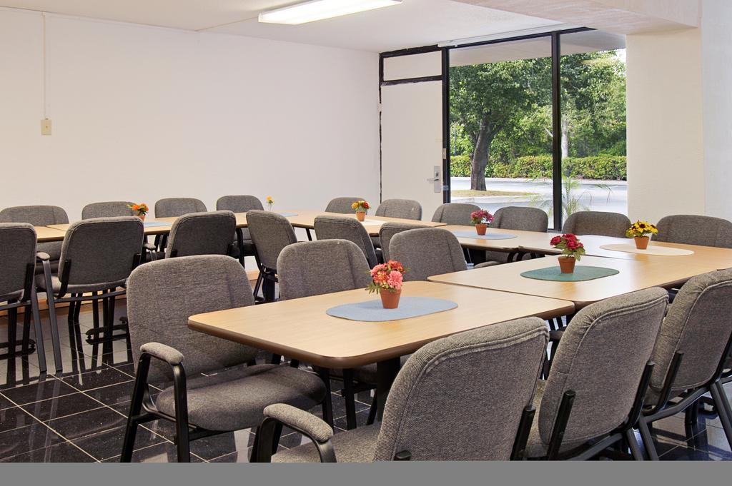 Days Inn By Wyndham Port Royal/Near Parris Island Facilities photo